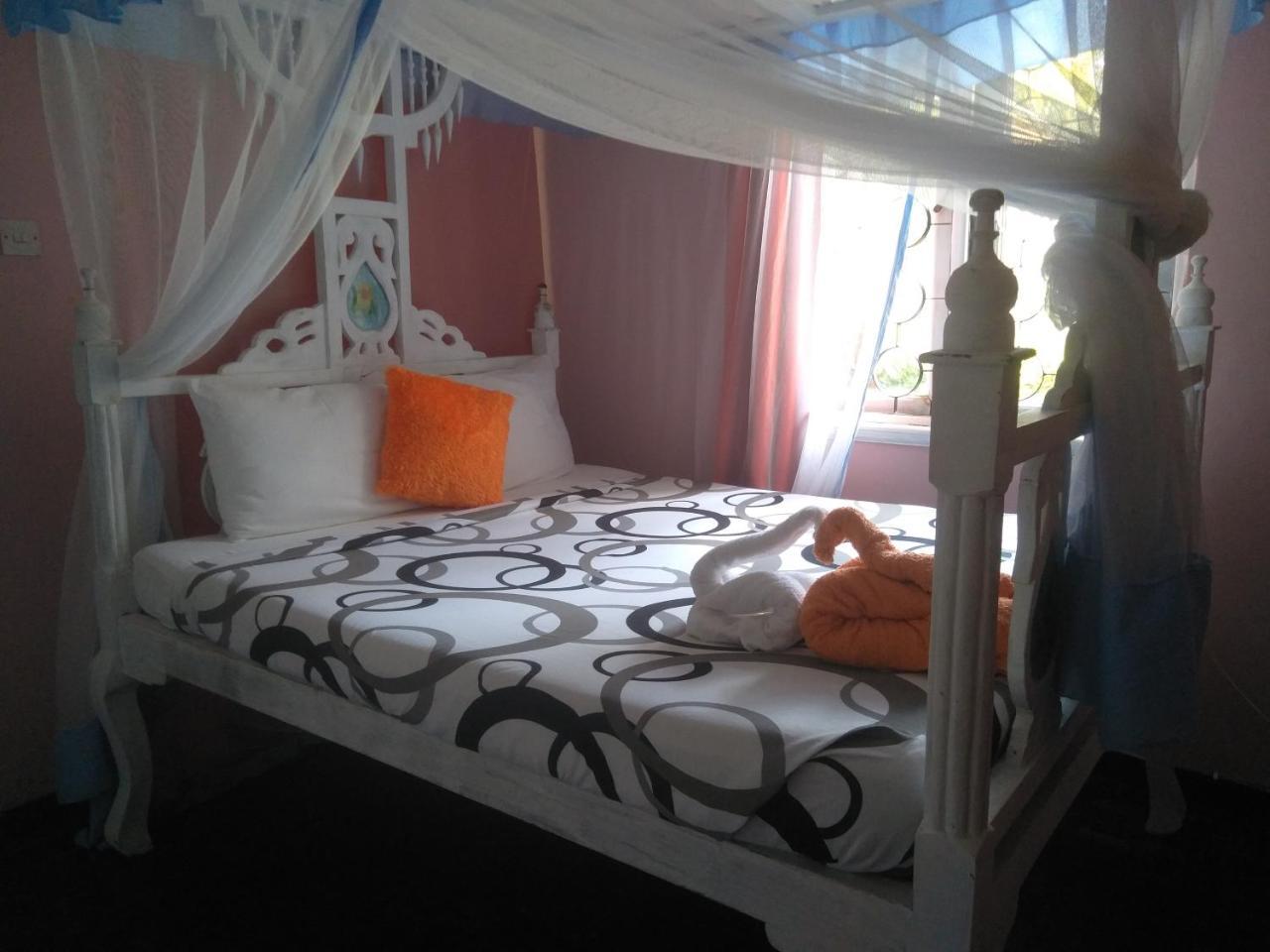 Jua Baharini Bed & Breakfast Malindi Exterior photo